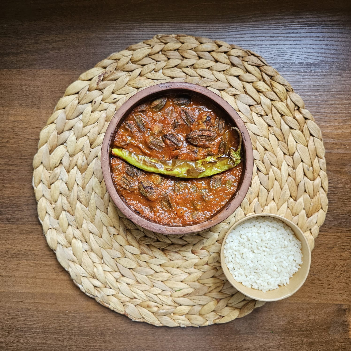 Tajin okra with meat and vermicelli rice