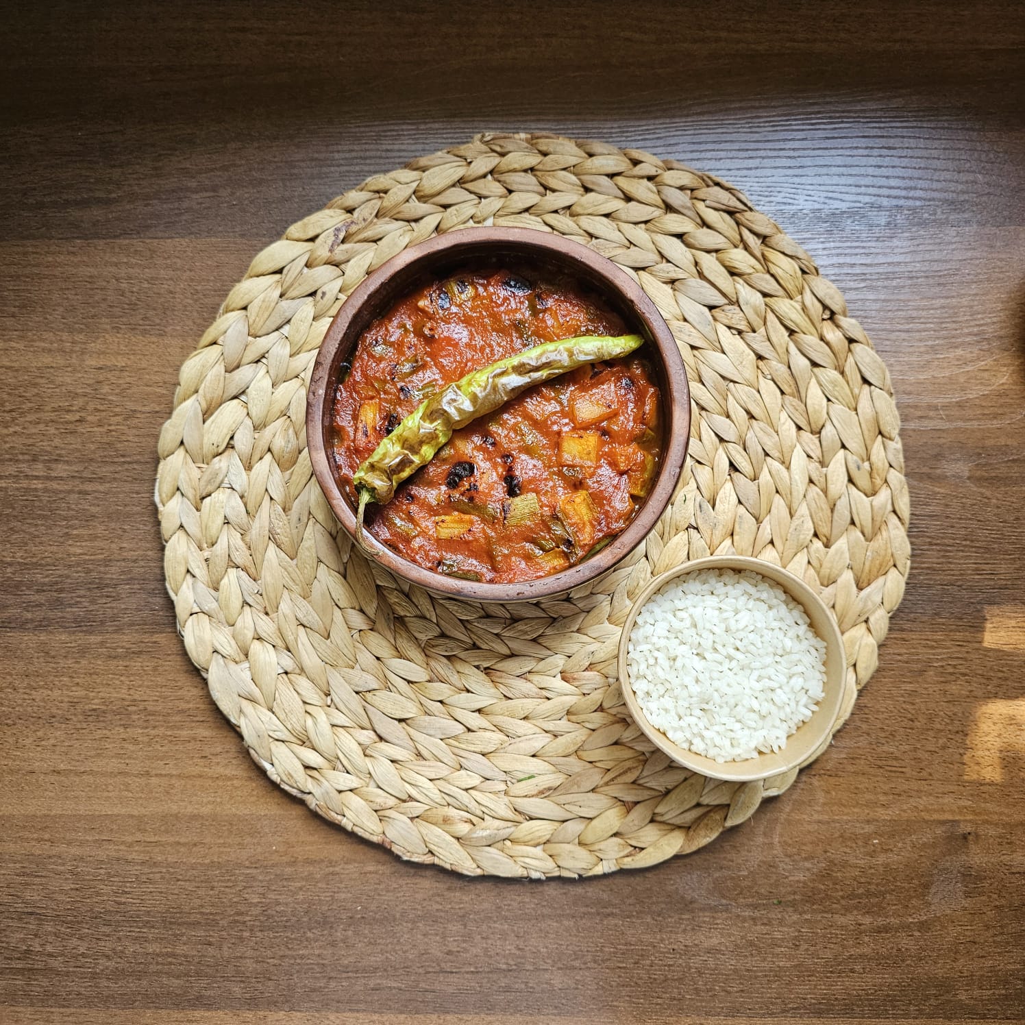 Tajin torly with meat and white rice